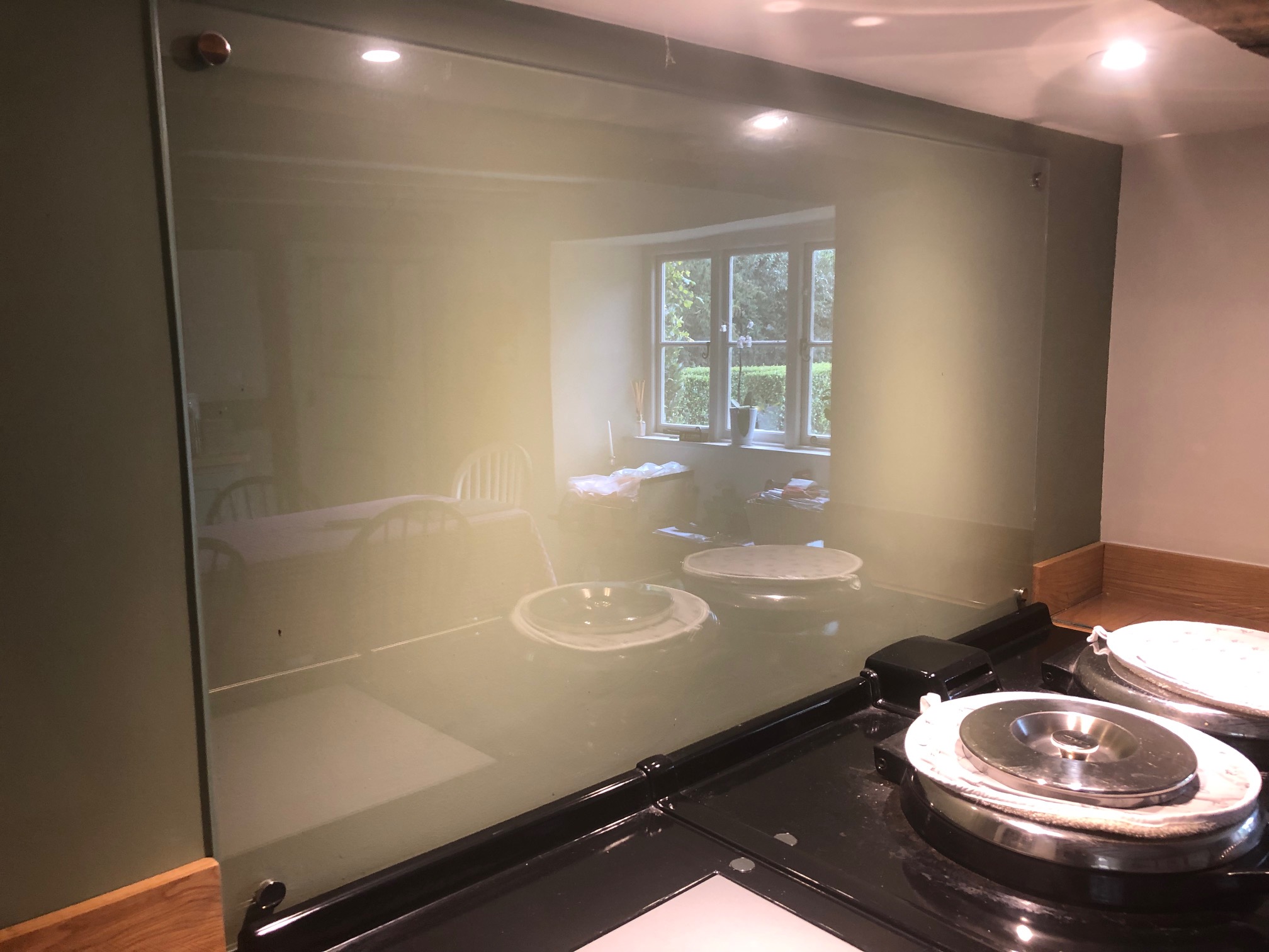 Table Glass Online 6mm Optiwhite low iron Gllass Splashback