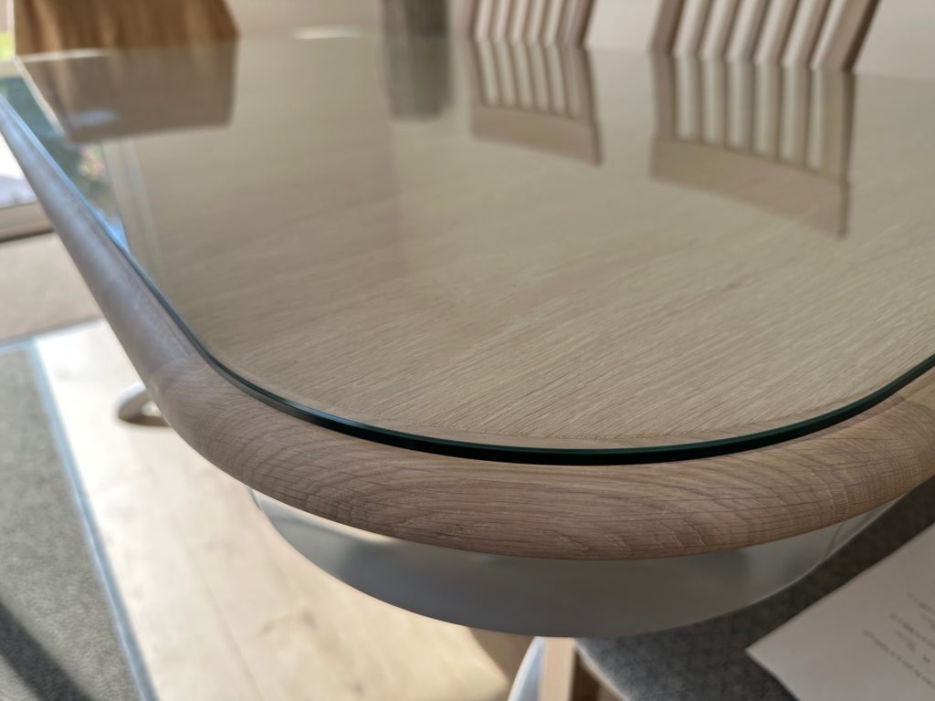 Radius corner on glass table